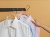 Koszula męska slim fit – co to znaczy i komu pasuje ten krój?