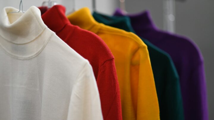 Swetry z golfem – jak je stylizować?